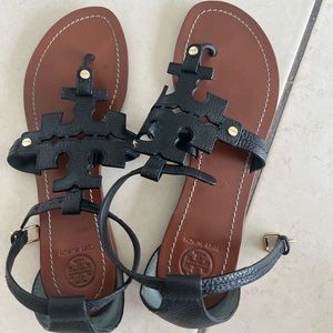 Tory Burch black T sandal with strap! Super cute!